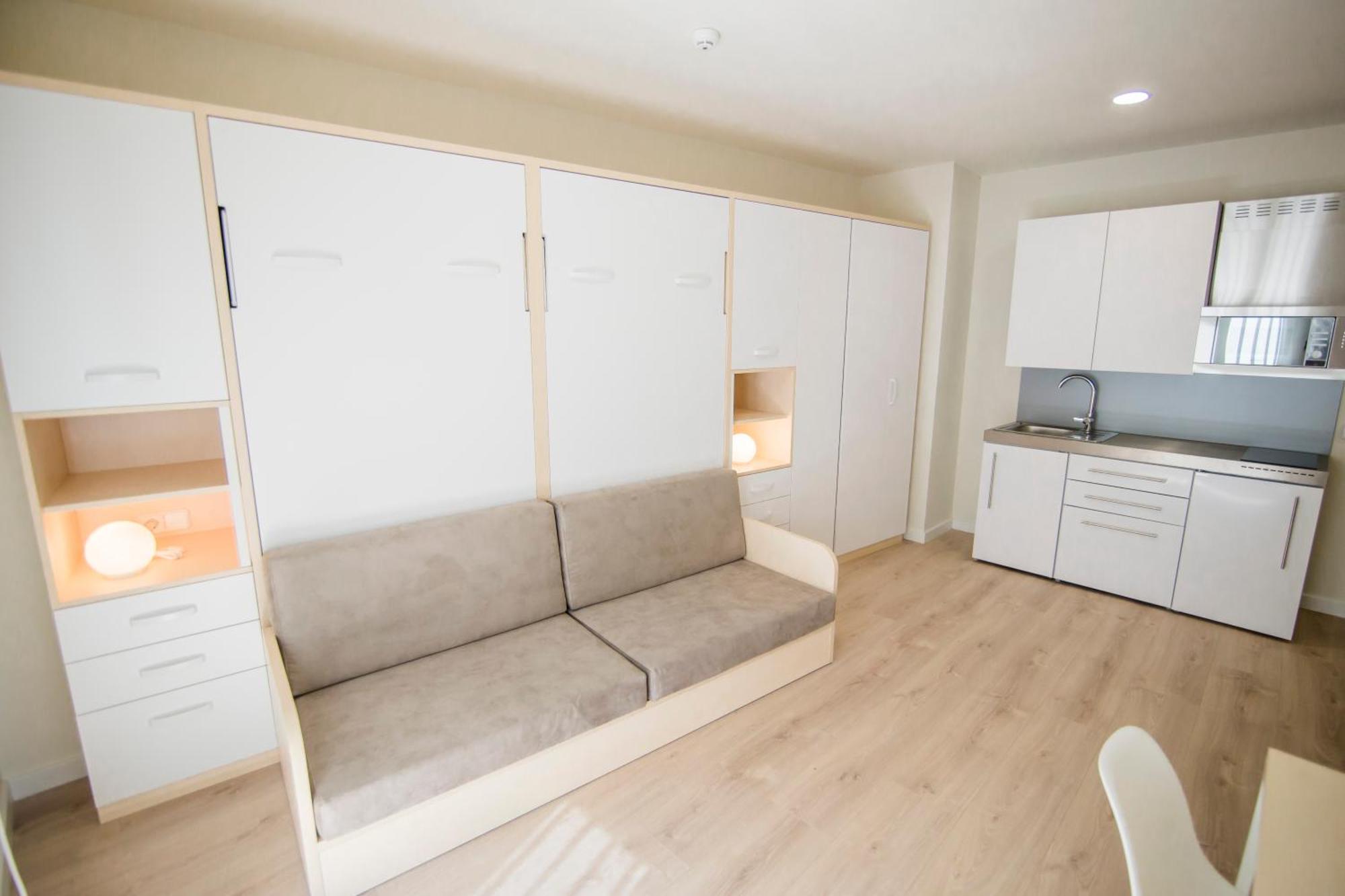 Apartamentos Plaza De Santiago - Estudios Turisticos - 1 Llave Pinto Exterior photo