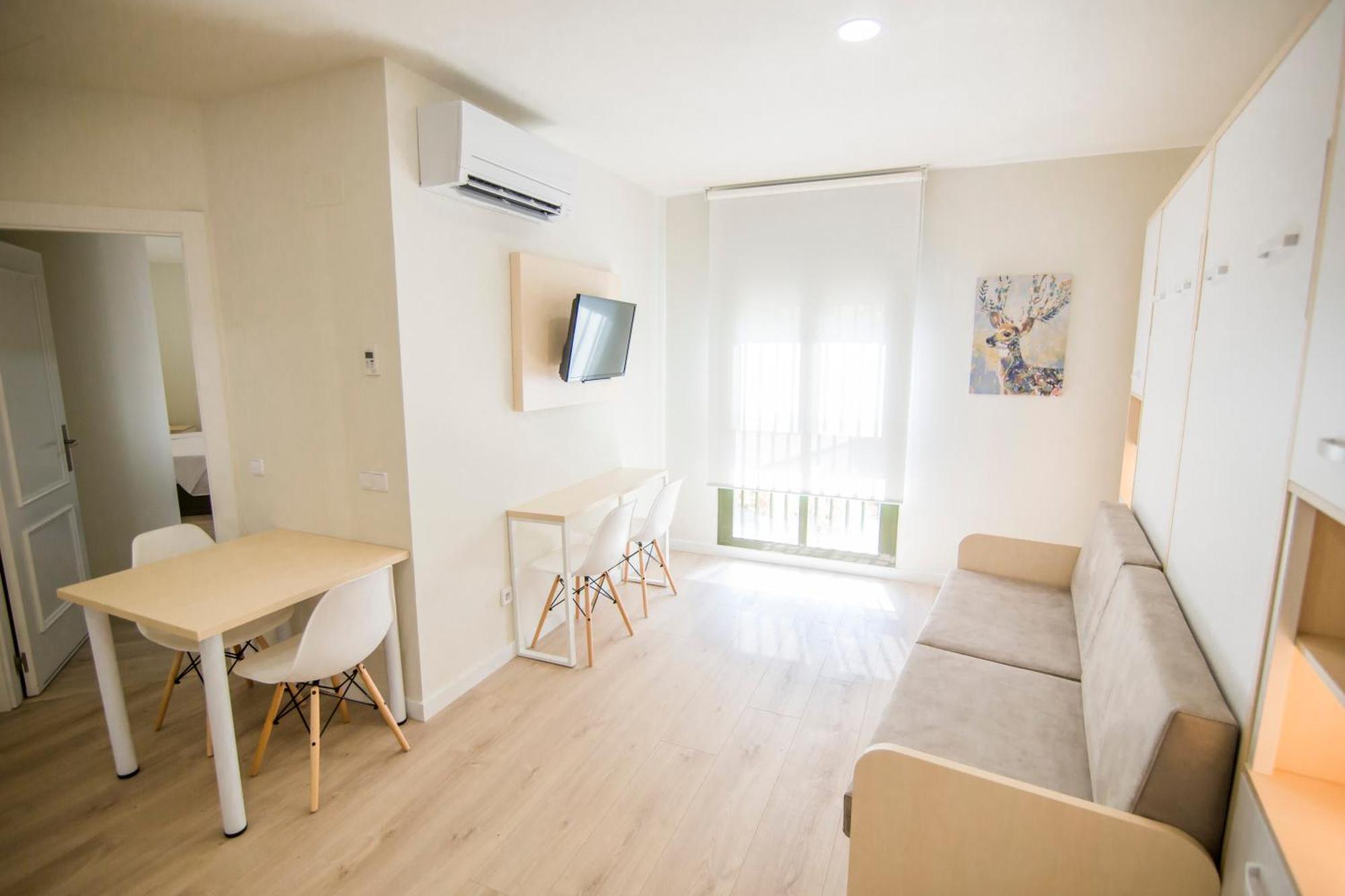 Apartamentos Plaza De Santiago - Estudios Turisticos - 1 Llave Pinto Exterior photo