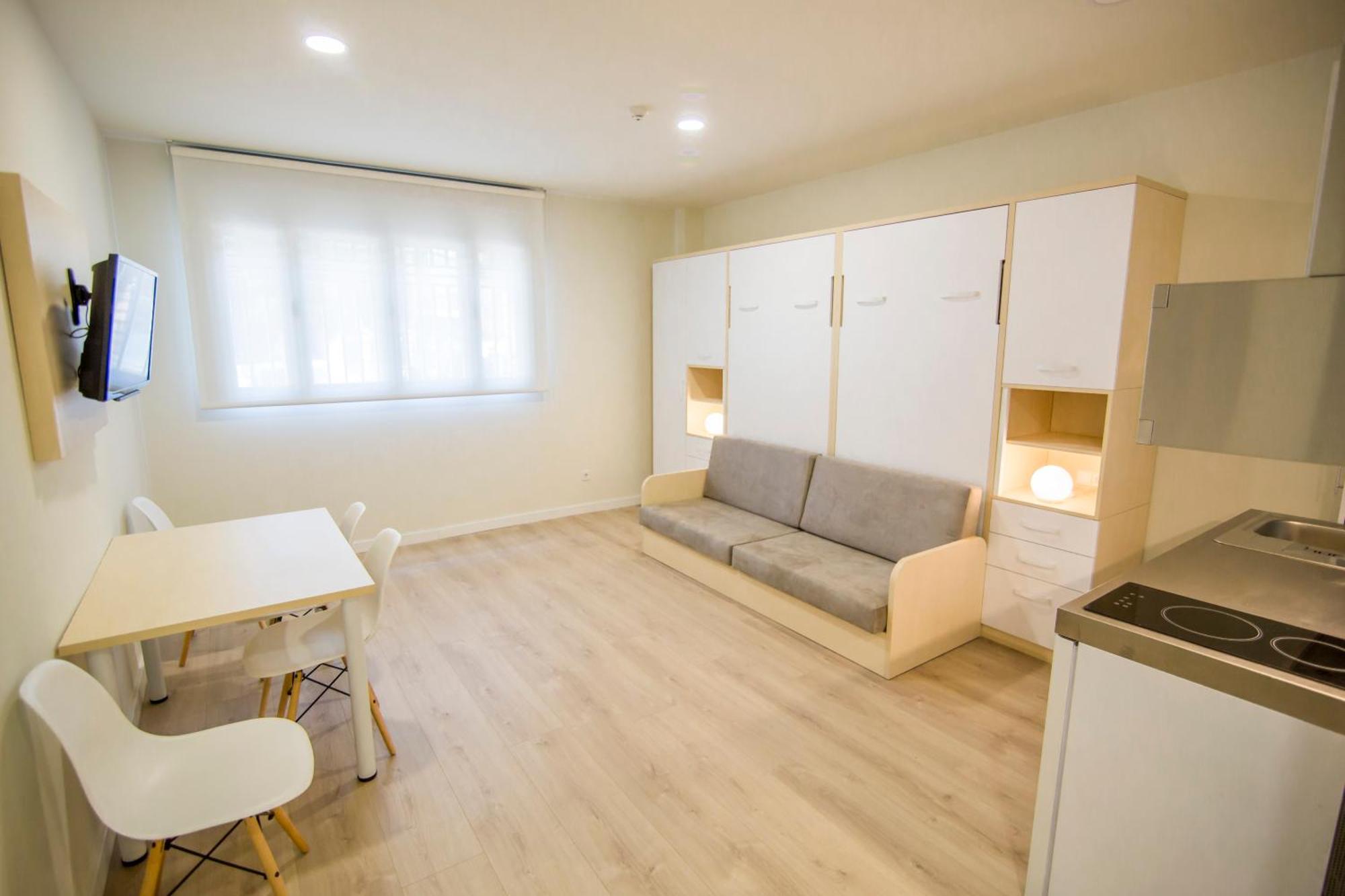 Apartamentos Plaza De Santiago - Estudios Turisticos - 1 Llave Pinto Exterior photo