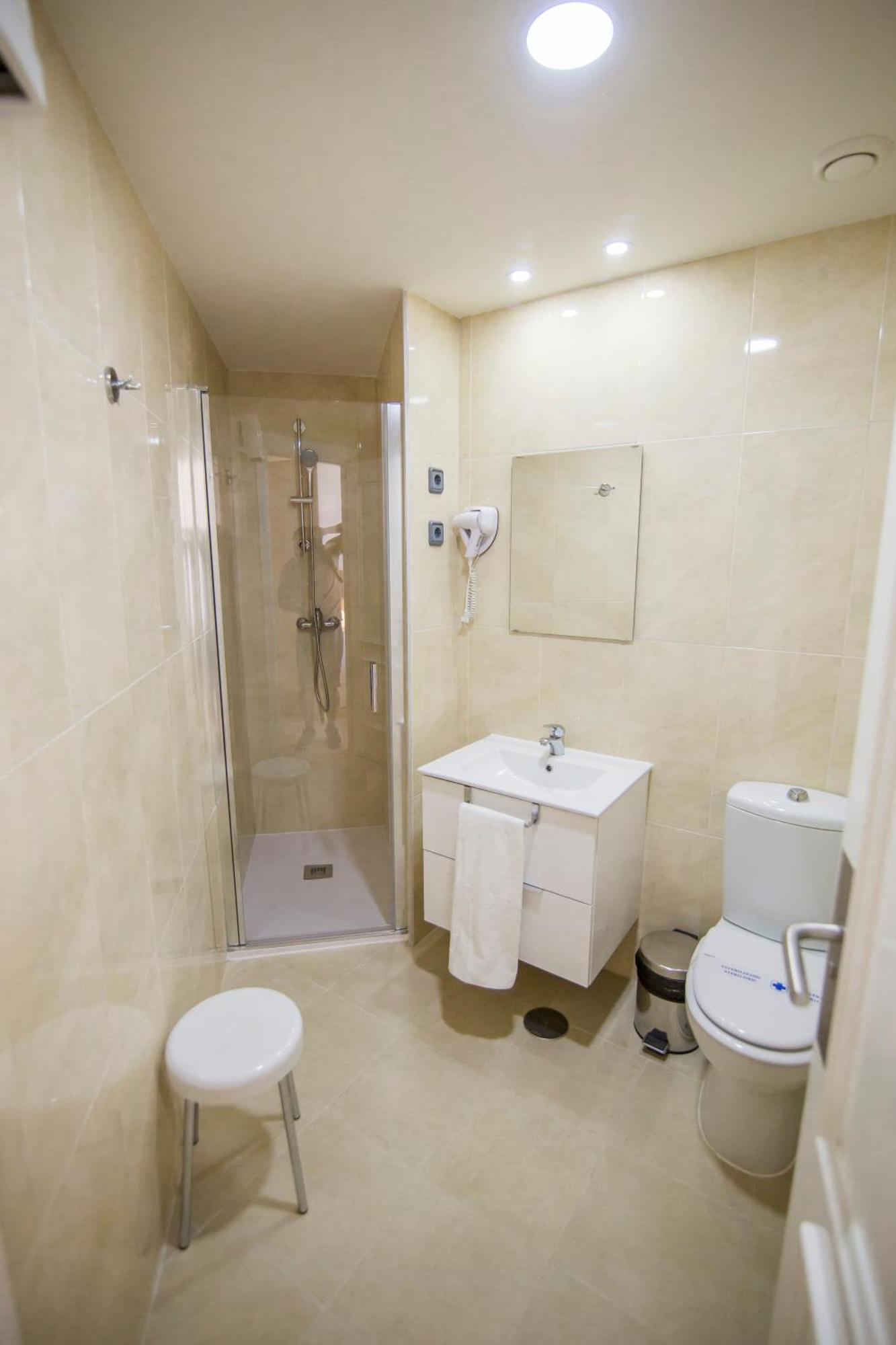 Apartamentos Plaza De Santiago - Estudios Turisticos - 1 Llave Pinto Exterior photo