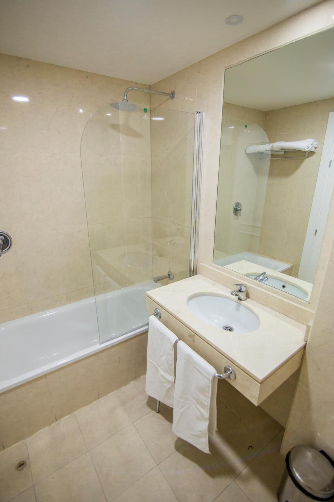 Apartamentos Plaza De Santiago - Estudios Turisticos - 1 Llave Pinto Exterior photo