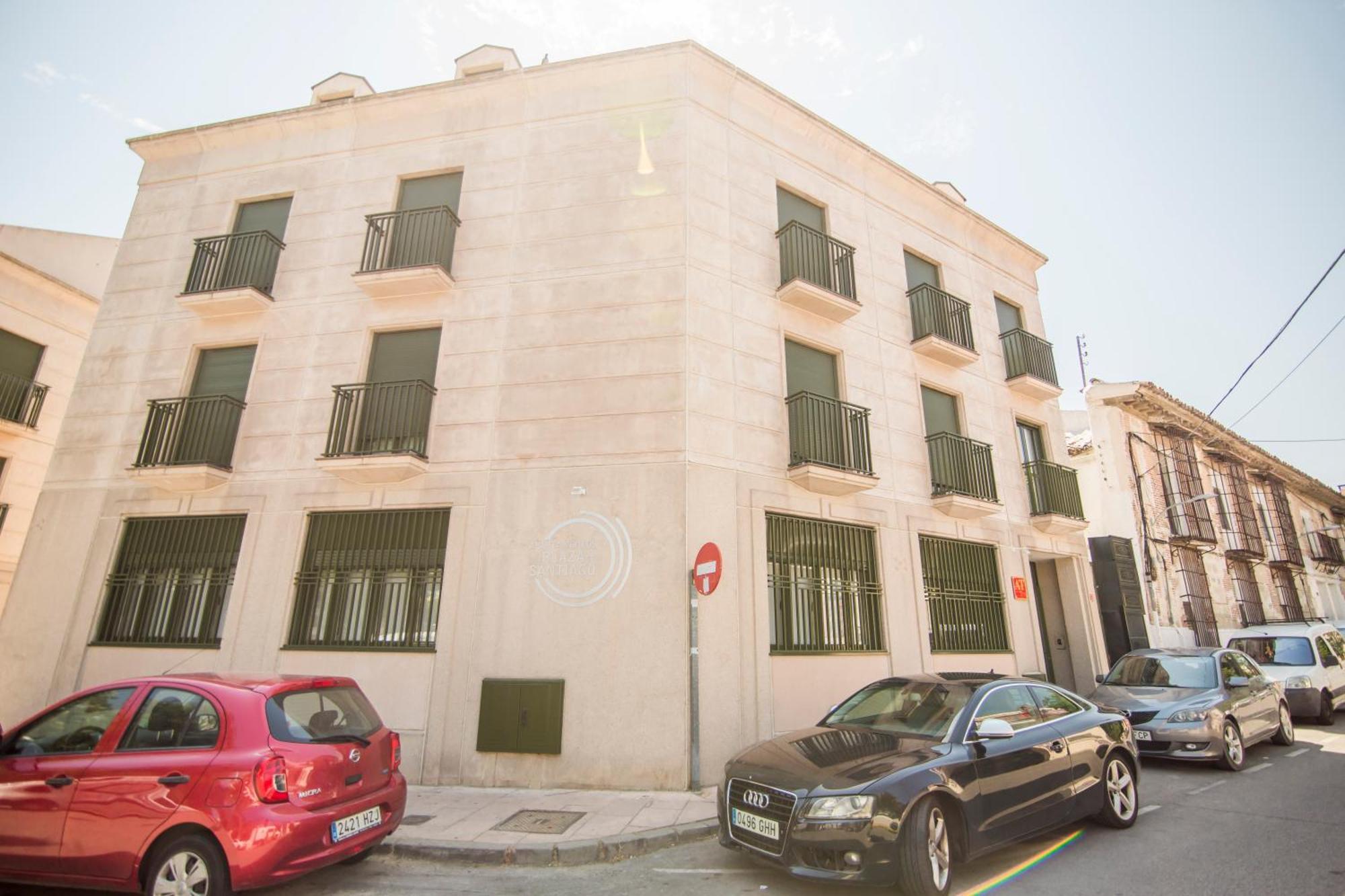 Apartamentos Plaza De Santiago - Estudios Turisticos - 1 Llave Pinto Exterior photo