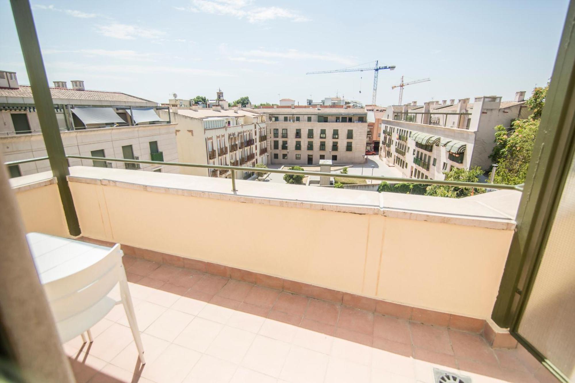 Apartamentos Plaza De Santiago - Estudios Turisticos - 1 Llave Pinto Exterior photo
