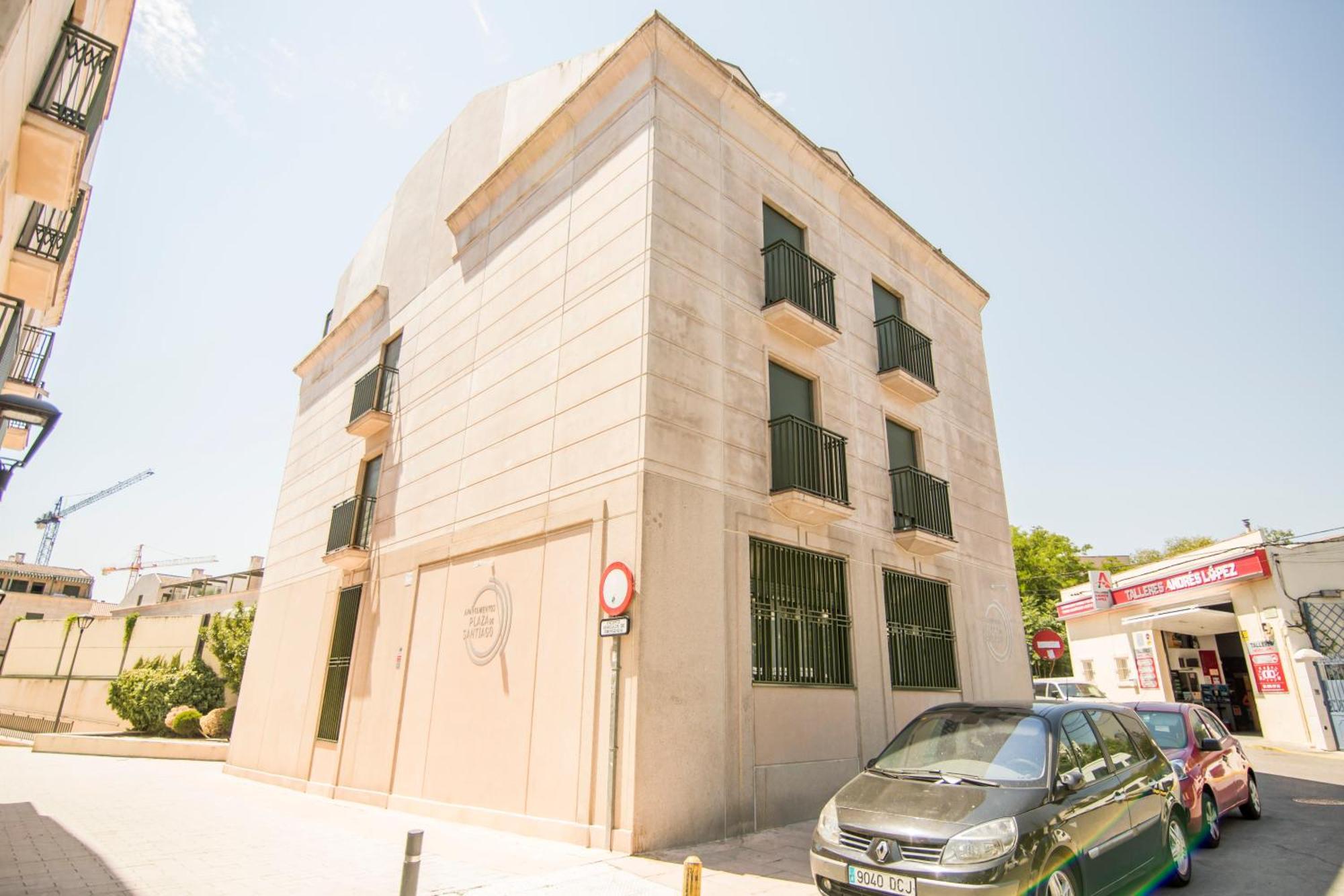 Apartamentos Plaza De Santiago - Estudios Turisticos - 1 Llave Pinto Exterior photo